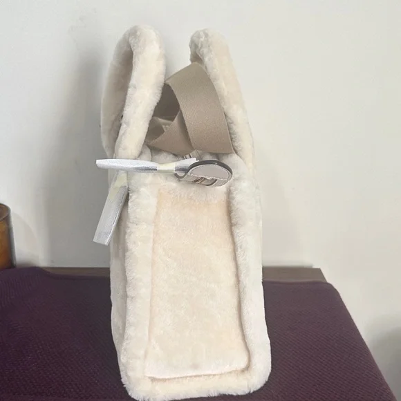 Coach cargo tote π₯ - Picture 3 of 9